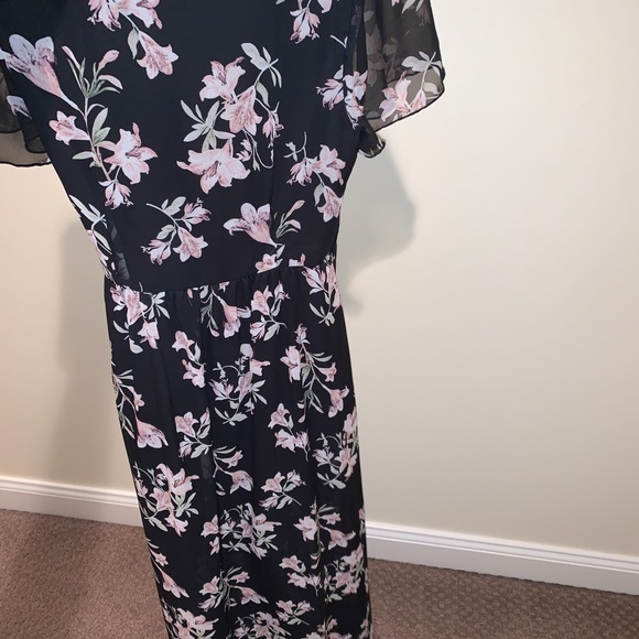 Forever 21 Floral Dress - Picture 2 of 3